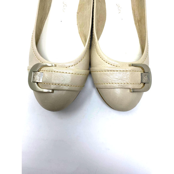 Anne Klein iFlex 9.5M Ruthie Natural Wedge Flat - Picture 7 of 8